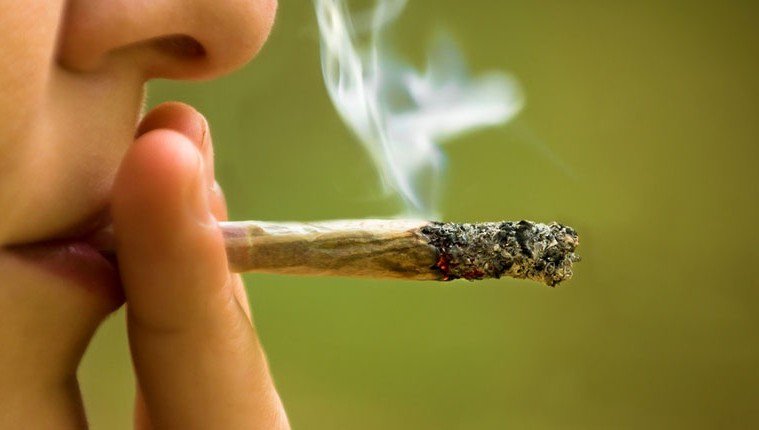 cannabis_smoking-759x430